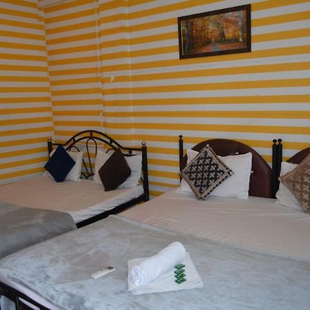 Esther Guest House Calangute Extérieur photo