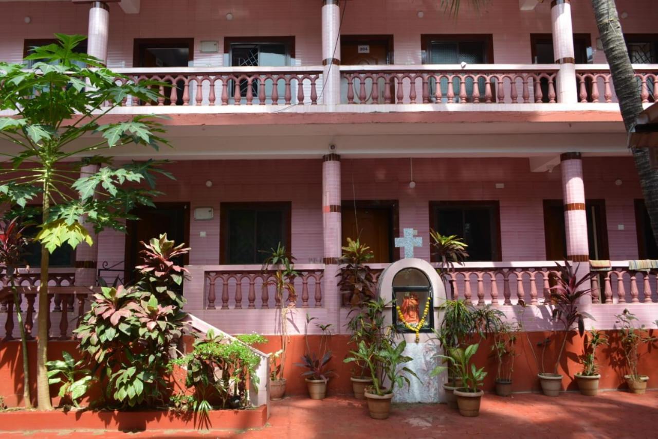 Esther Guest House Calangute Extérieur photo